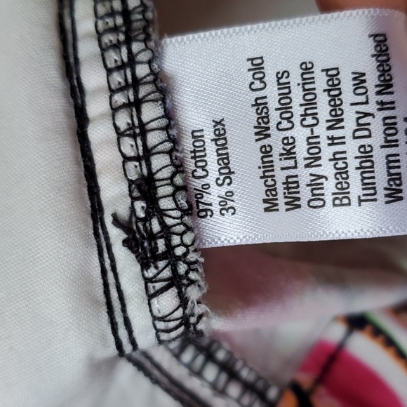 Kim Roger's black pink & green paisley short NWT size 12 - Picture 10 of 12